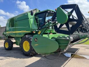 JOHN DEERE 9560 WTS 穀物収穫機