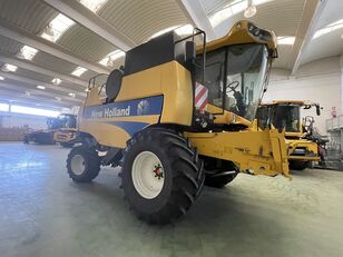 New Holland CSX7070 穀物収穫機